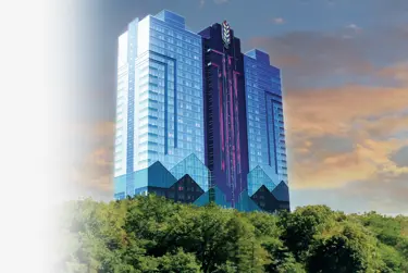 Opaline Hearth hotel tower at sunset in Niagara Falls